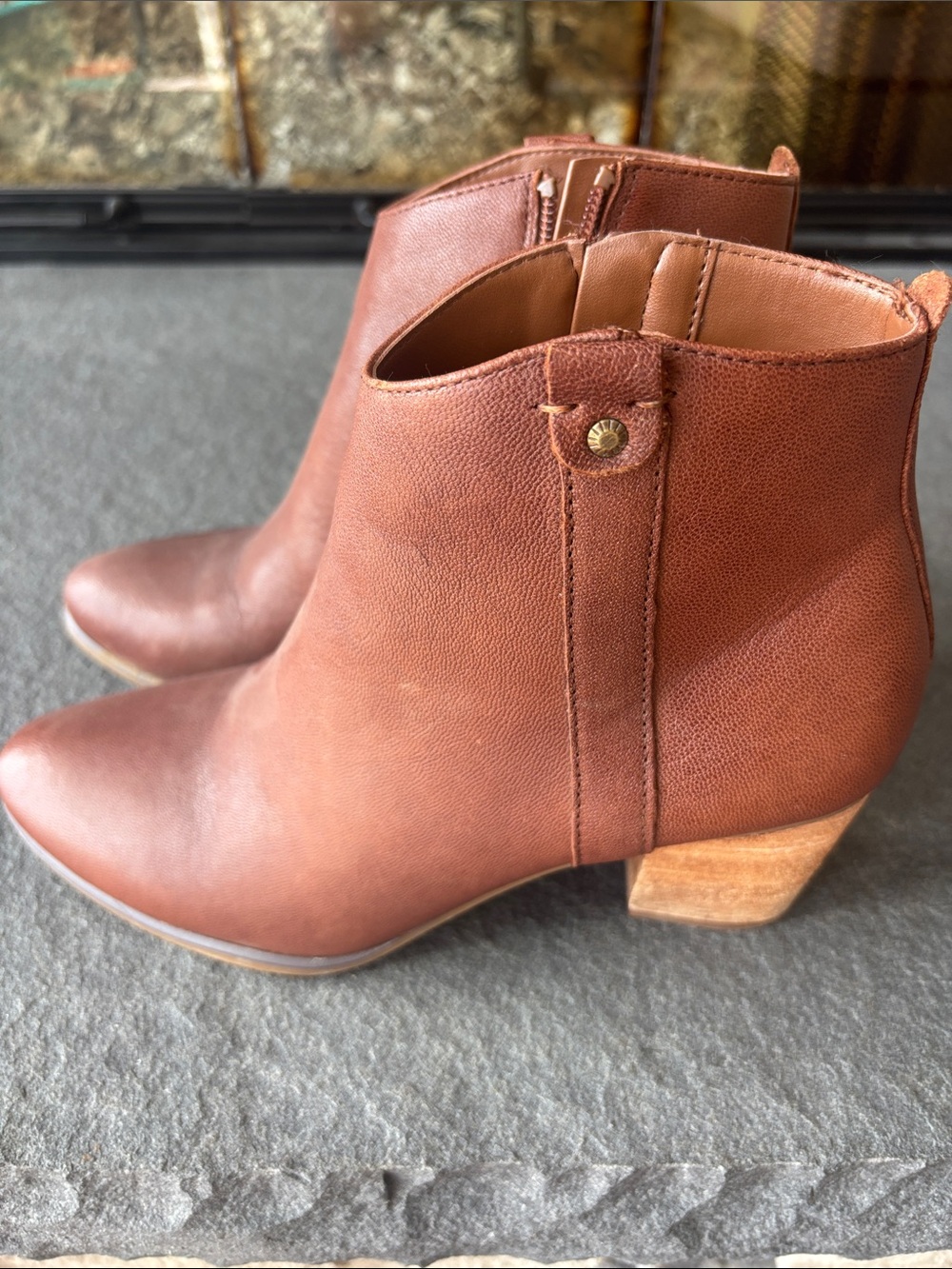 Brown leather G.H. Bass & Co. Shiloh ankle boots